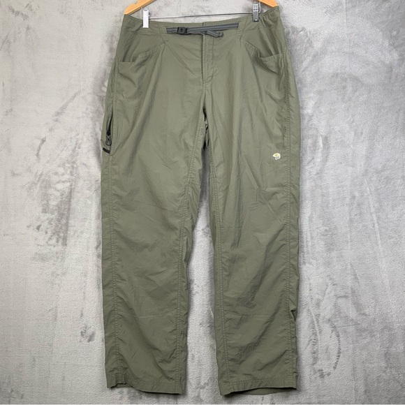 Mountain Hardwear Pants - Mountain Hardwear Women’s Green Cargo  Hiking Pants. Size 14/32.